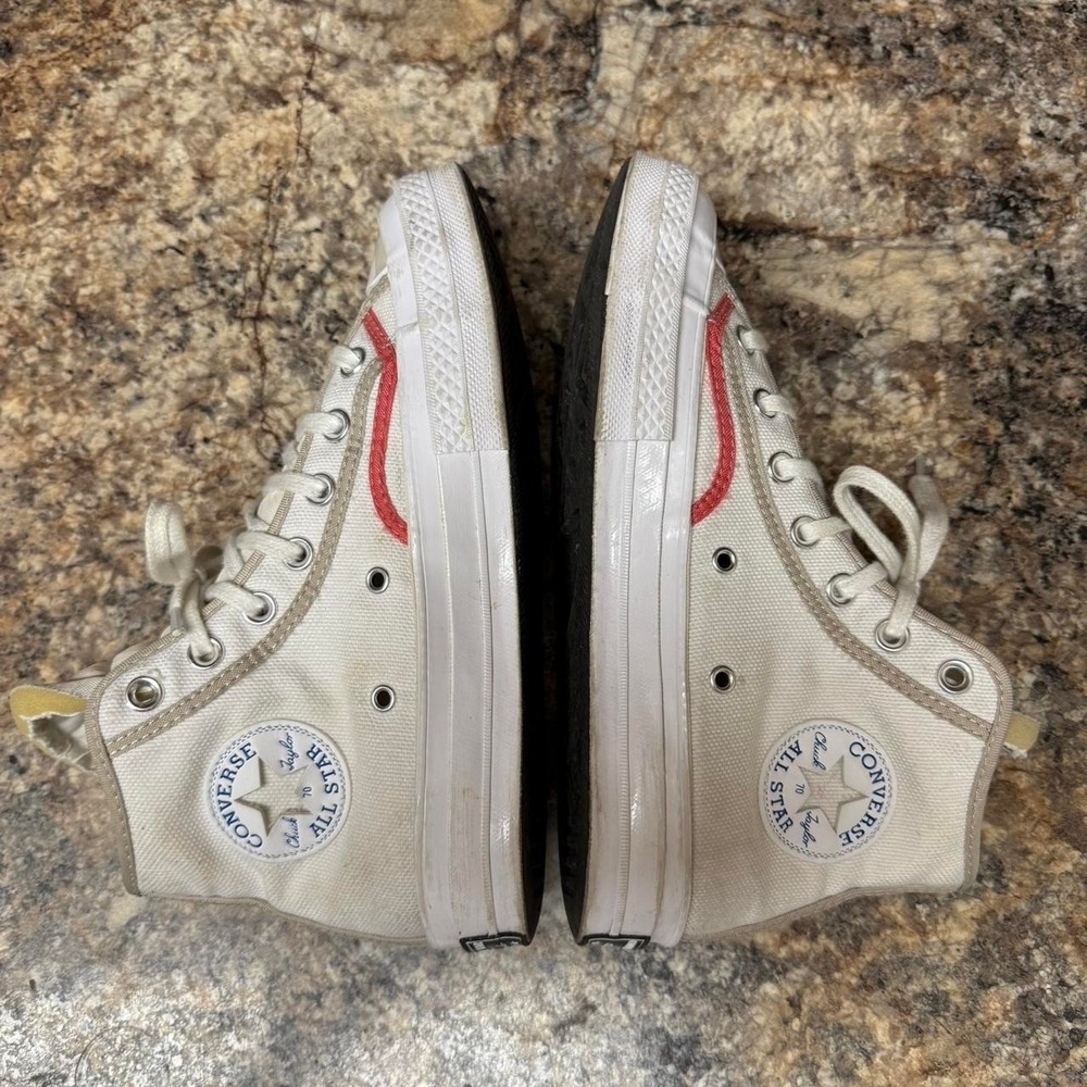 White and red Converse Chuck Taylor All Star Hi trainers with thick tongue - Picture 6 of 7